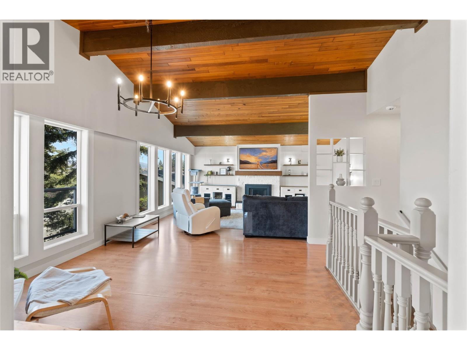 890 GLENEAGLES Drive - 9