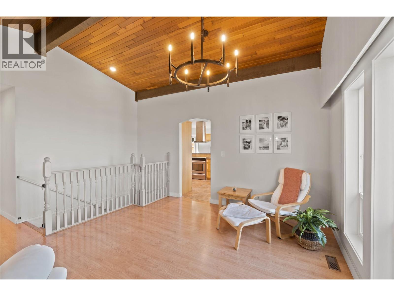 890 GLENEAGLES Drive - 12