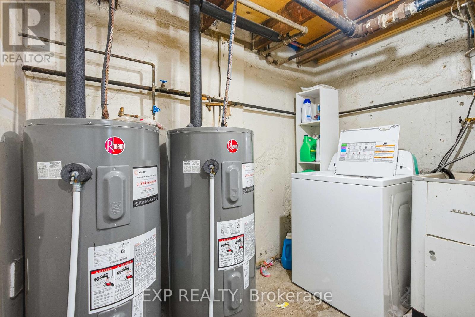 Unit 46 - Laundry and storage