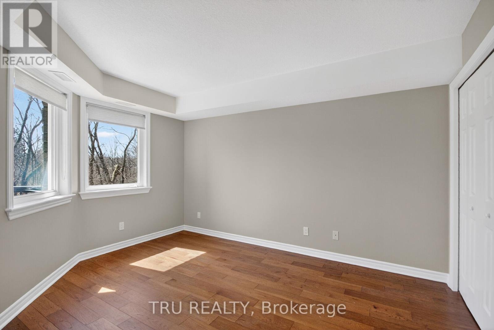 #113 398 VAN BUREN STREET - 17