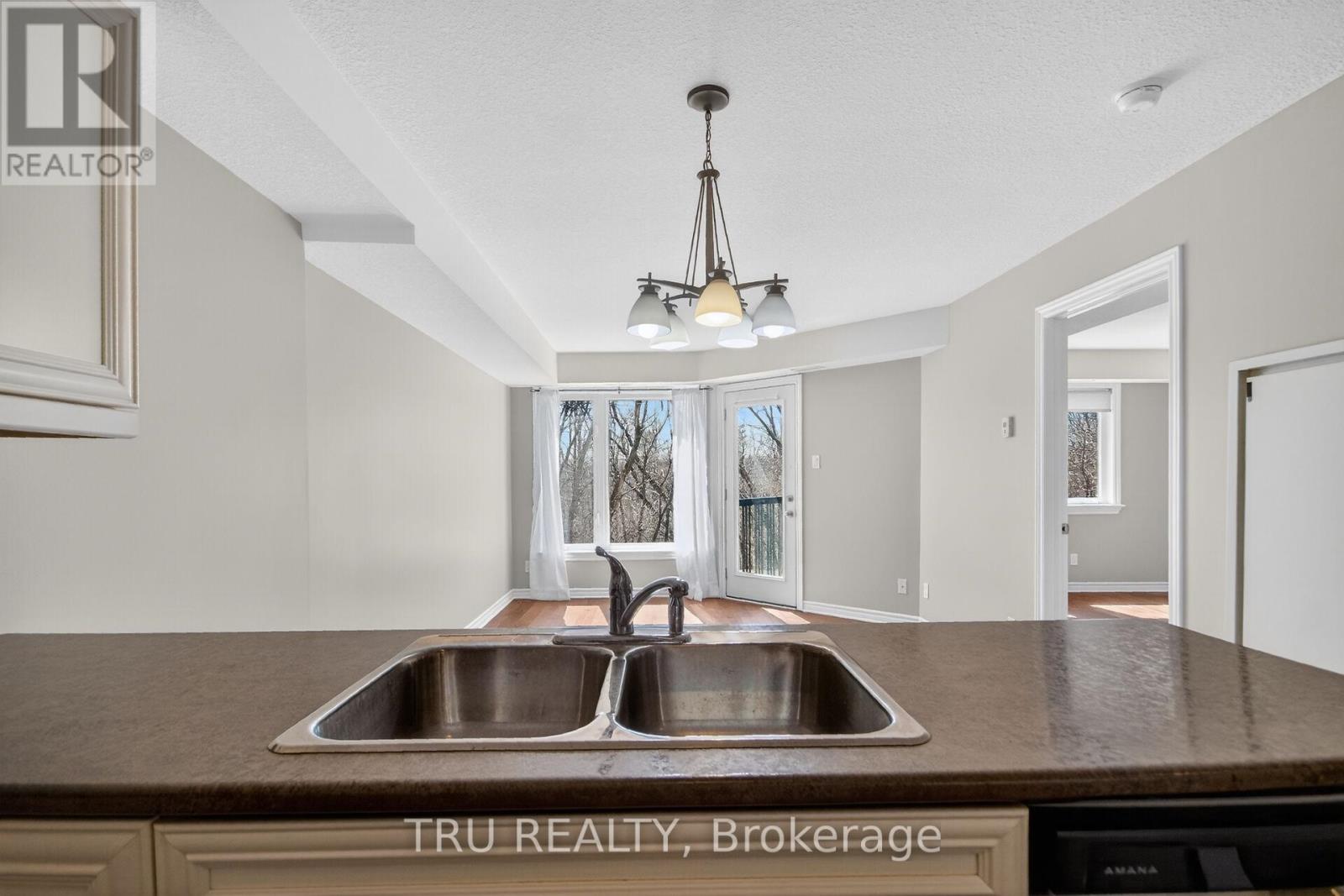#113 398 VAN BUREN STREET - 15