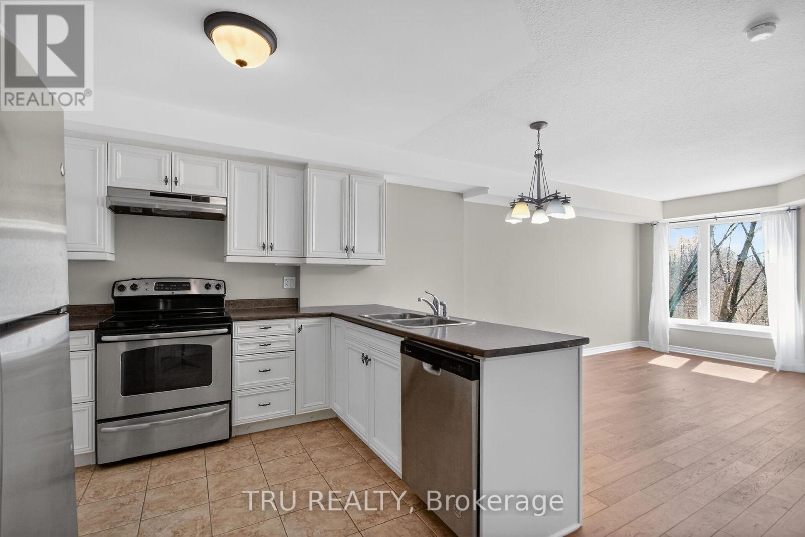 #113 398 VAN BUREN STREET - 14