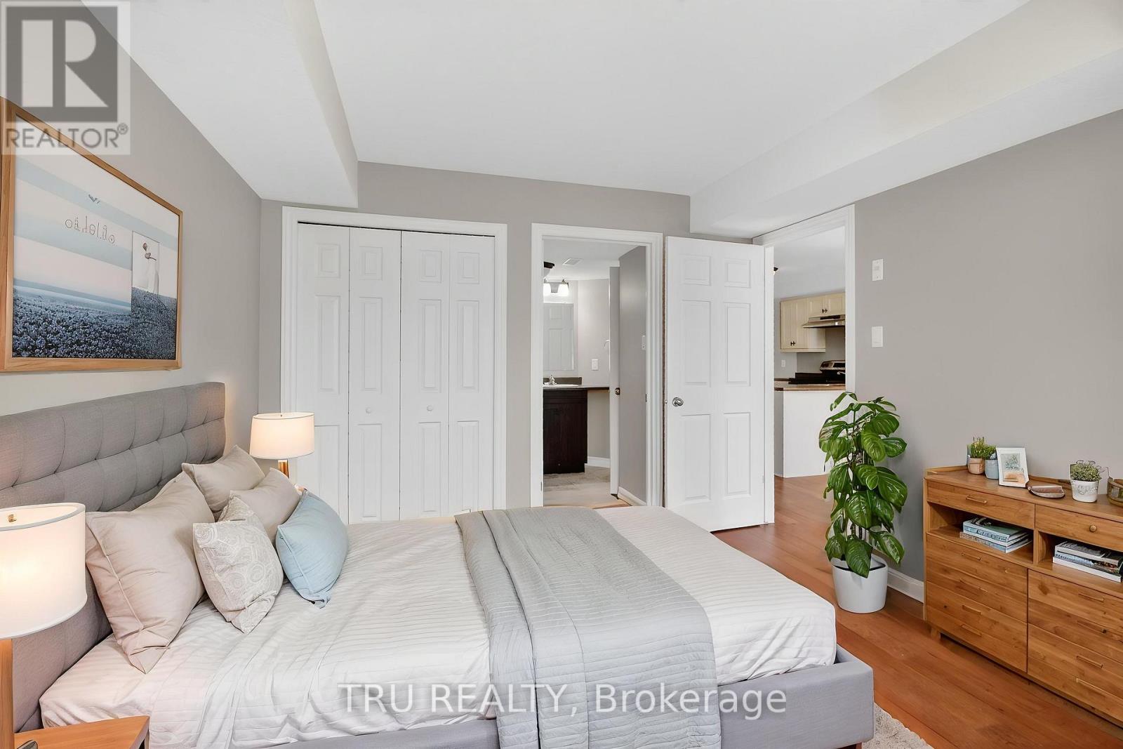 #113 398 VAN BUREN STREET - 18