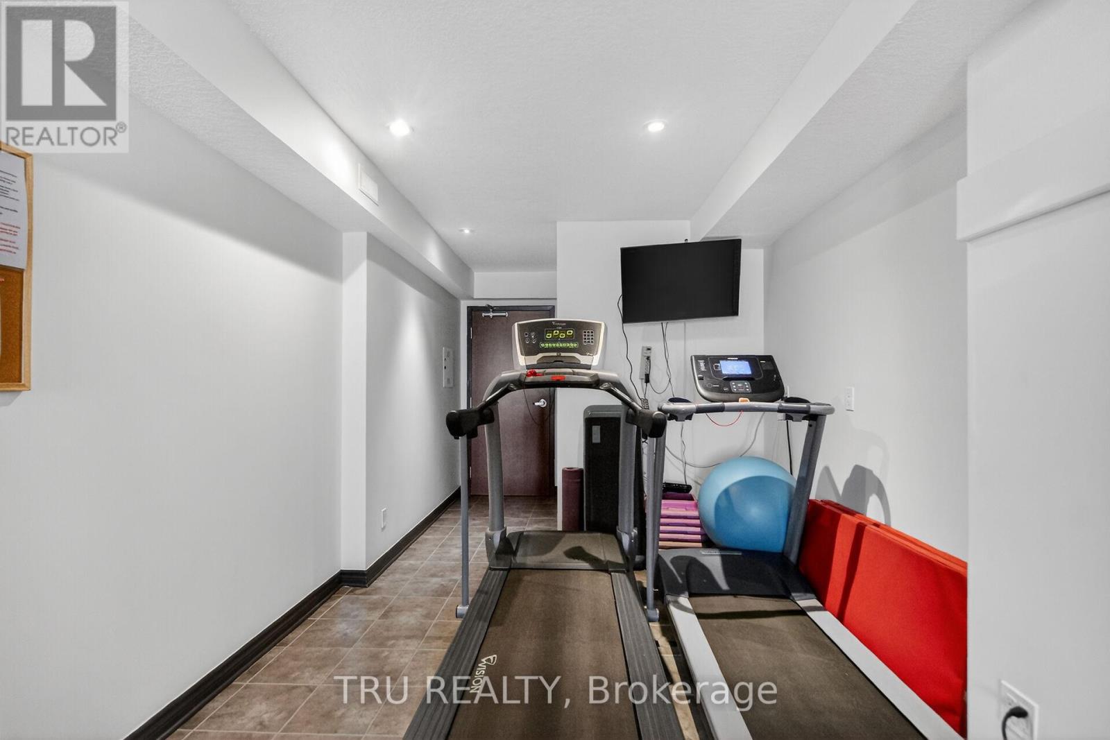 #113 398 VAN BUREN STREET - 31