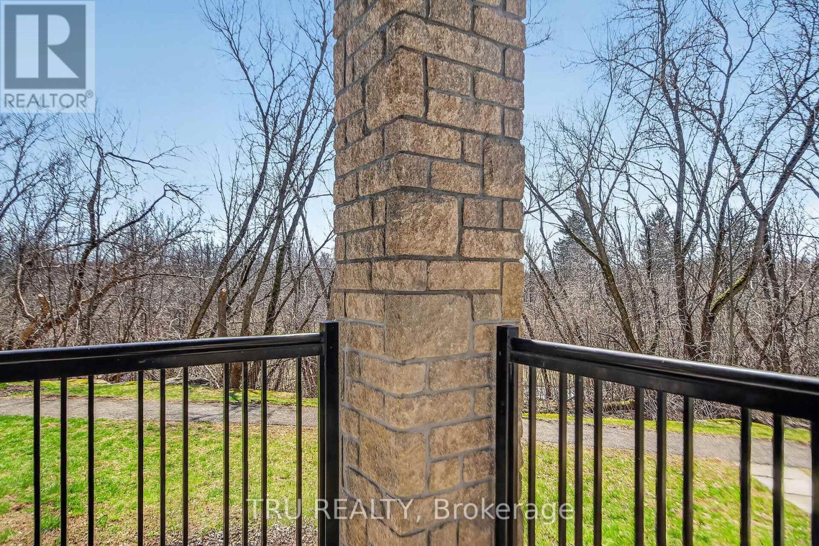 #113 398 VAN BUREN STREET - 26