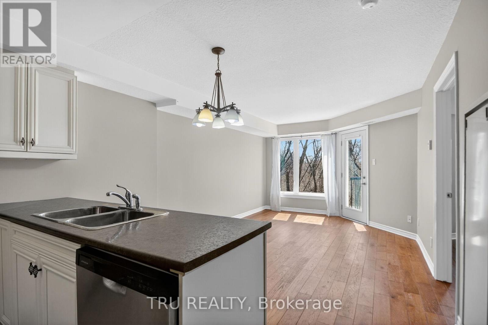 #113 398 VAN BUREN STREET - 9
