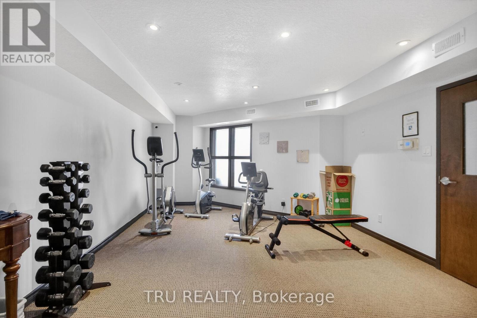 #113 398 VAN BUREN STREET - 30