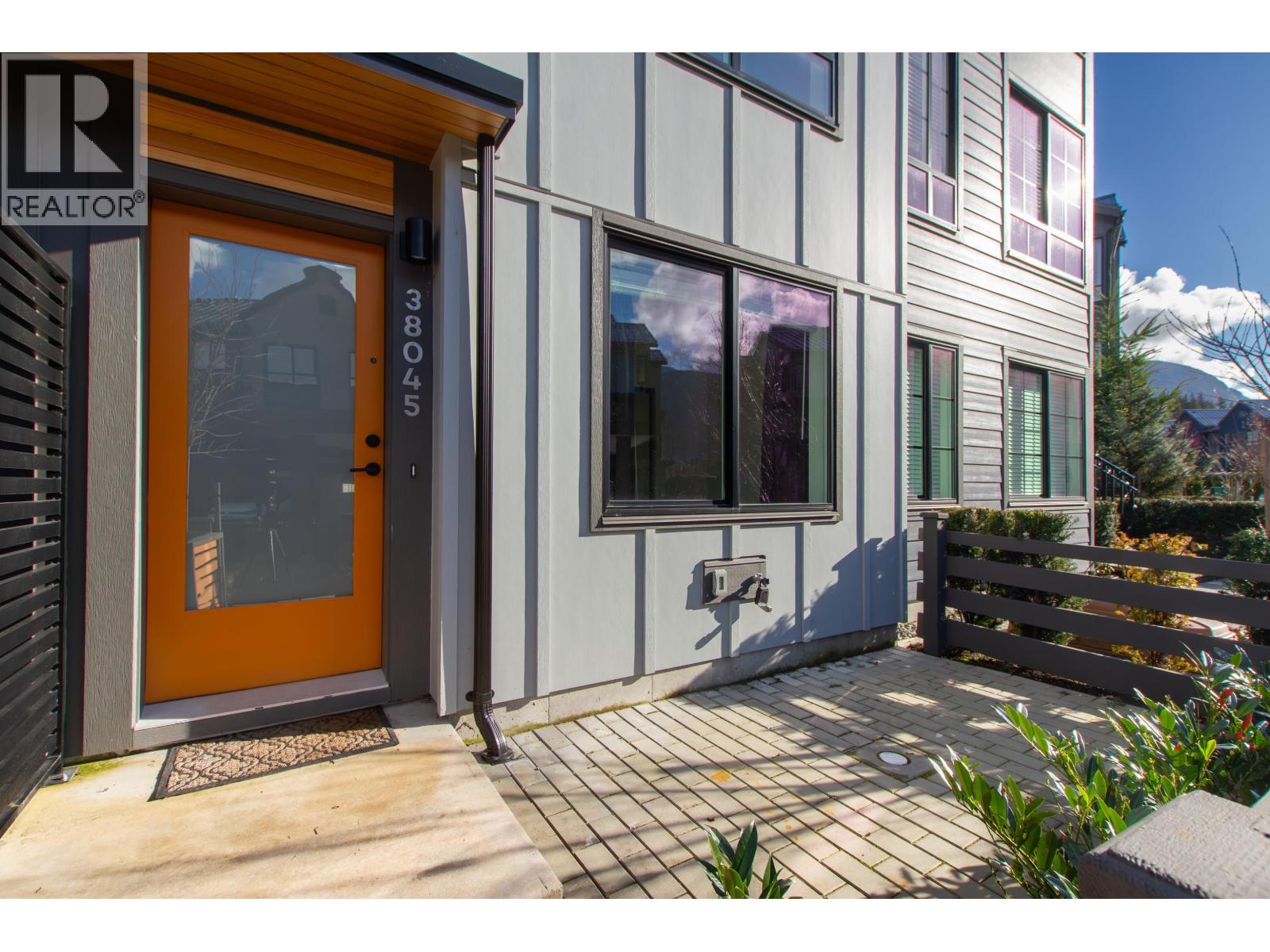 38045 KEEL WAY, Squamish
