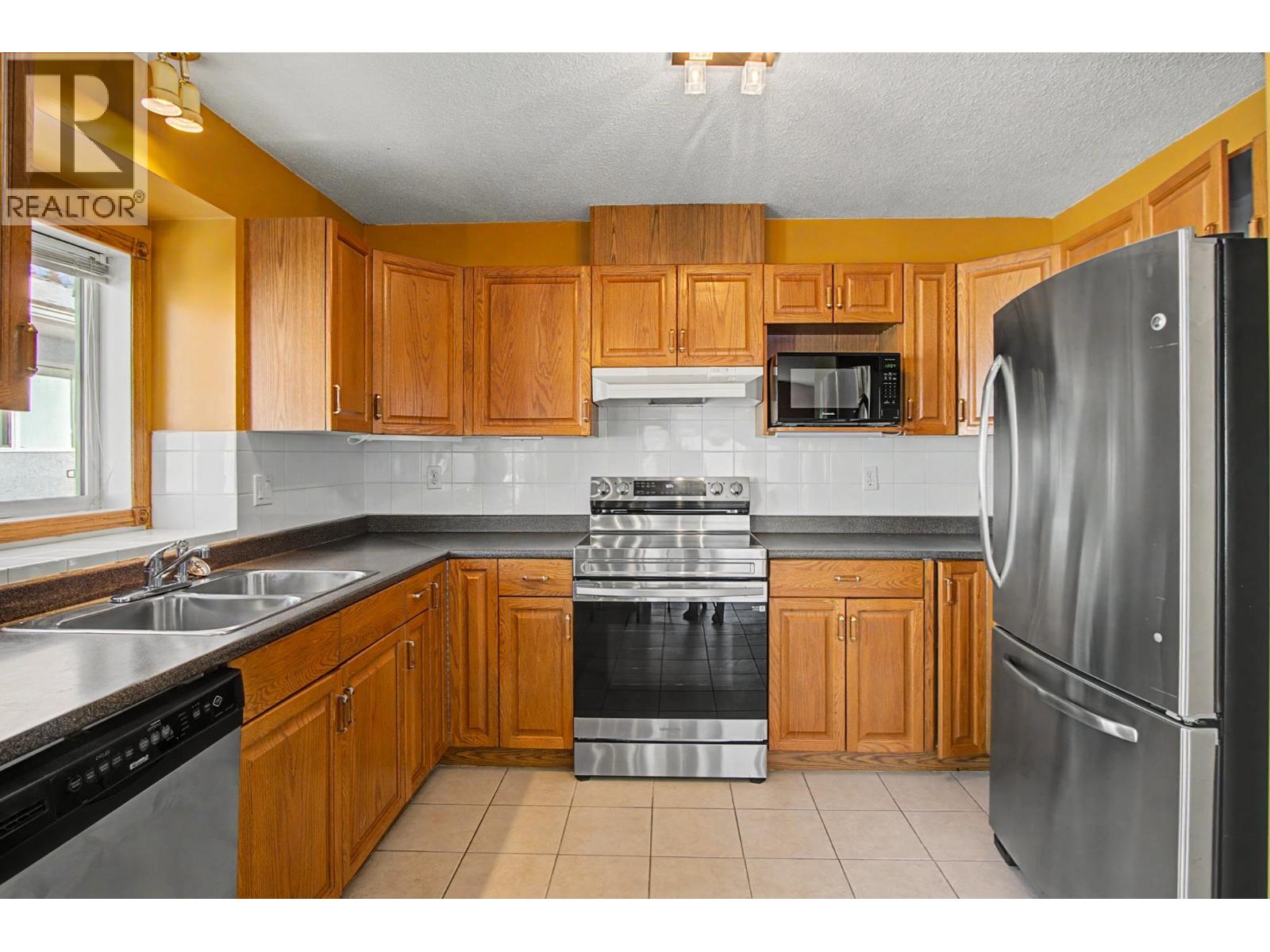 Photo 10 of 23 — 108 6450 DAWSON ROAD · Prince George, BC