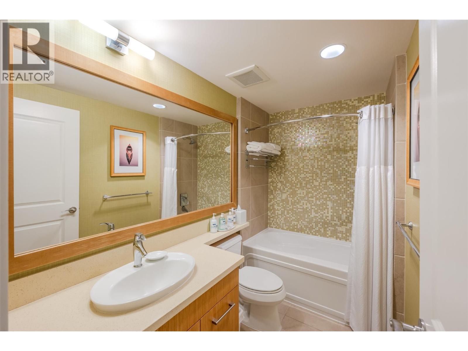 54 15 Park Place, Osoyoos