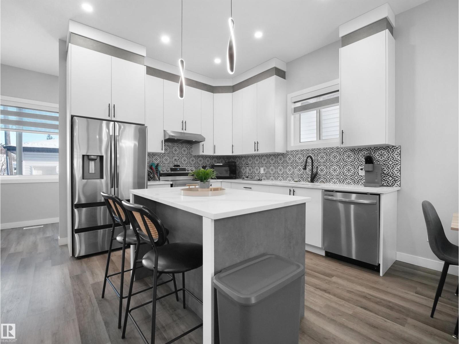10913 159 ST NW, Edmonton