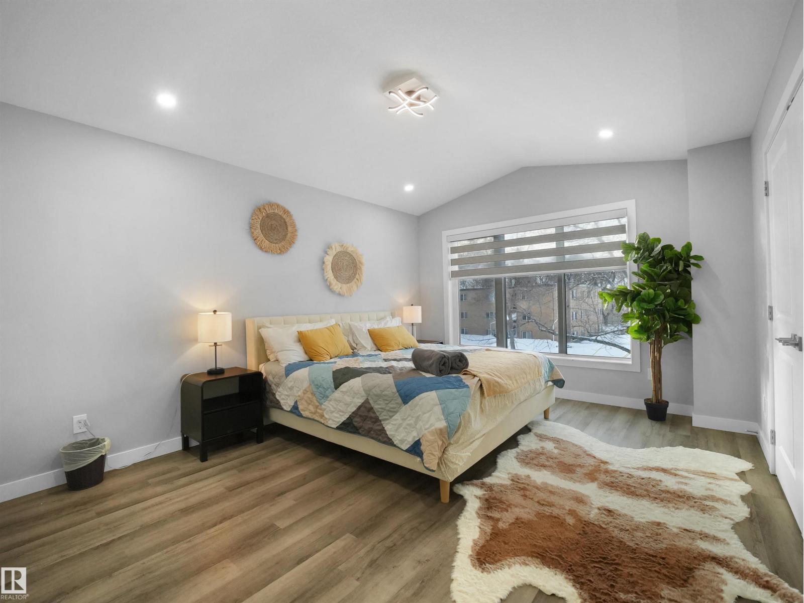 10913 159 ST NW, Edmonton