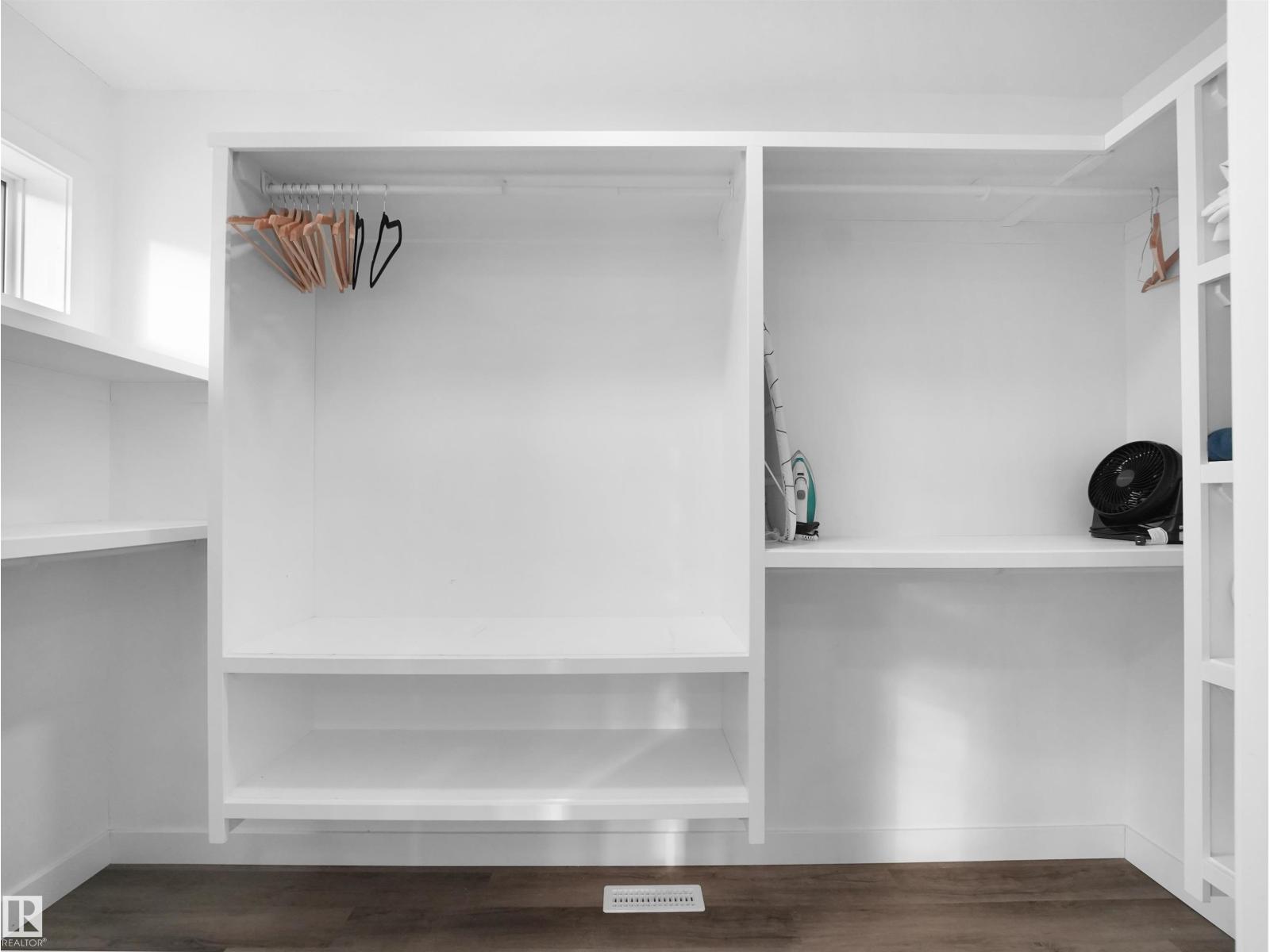 10913 159 ST NW, Edmonton