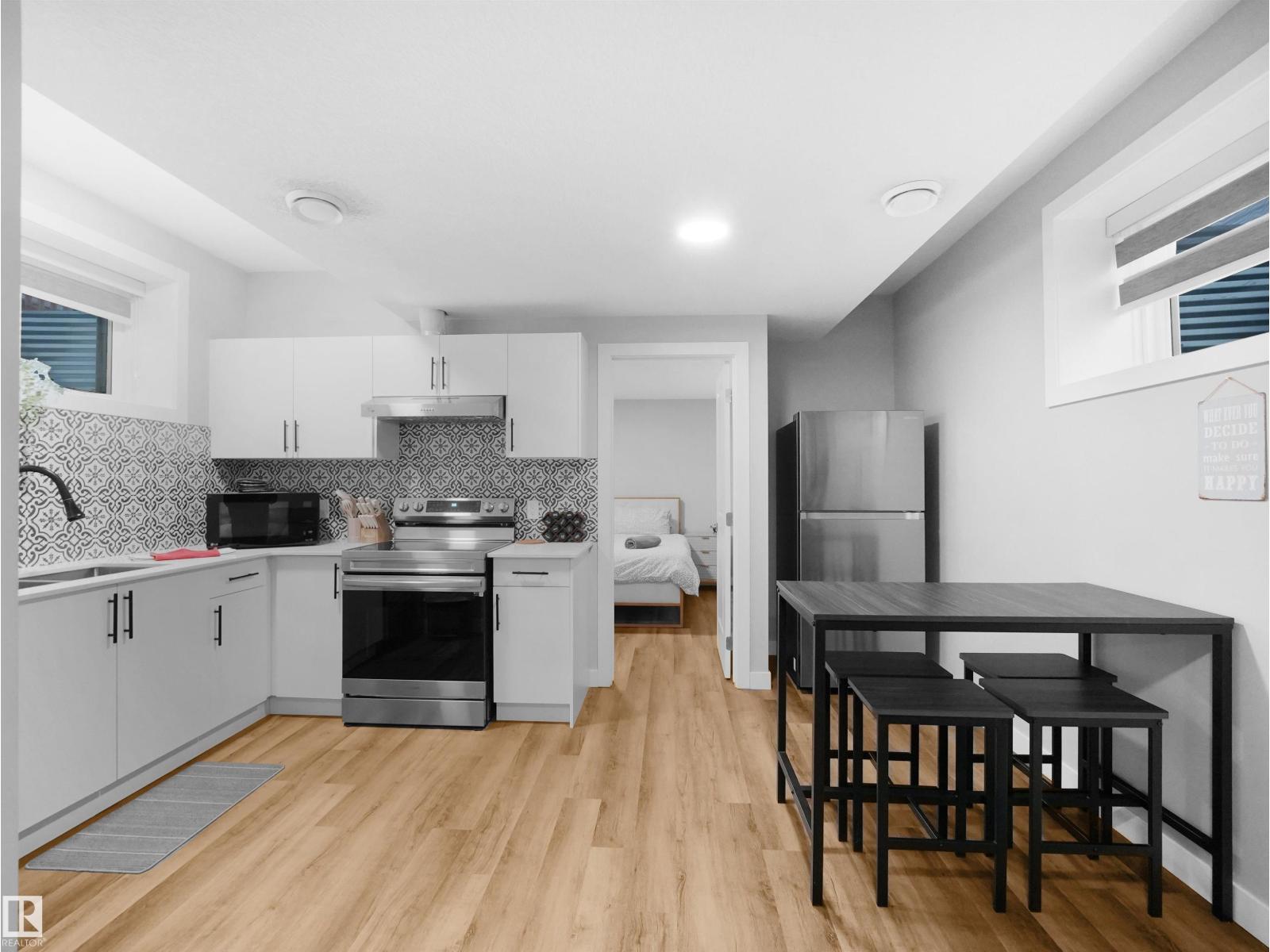 10913 159 ST NW, Edmonton