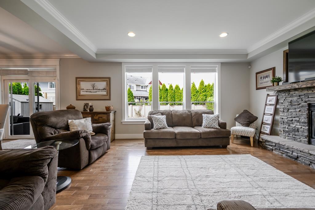 8761 MACHELL STREET — photo 11