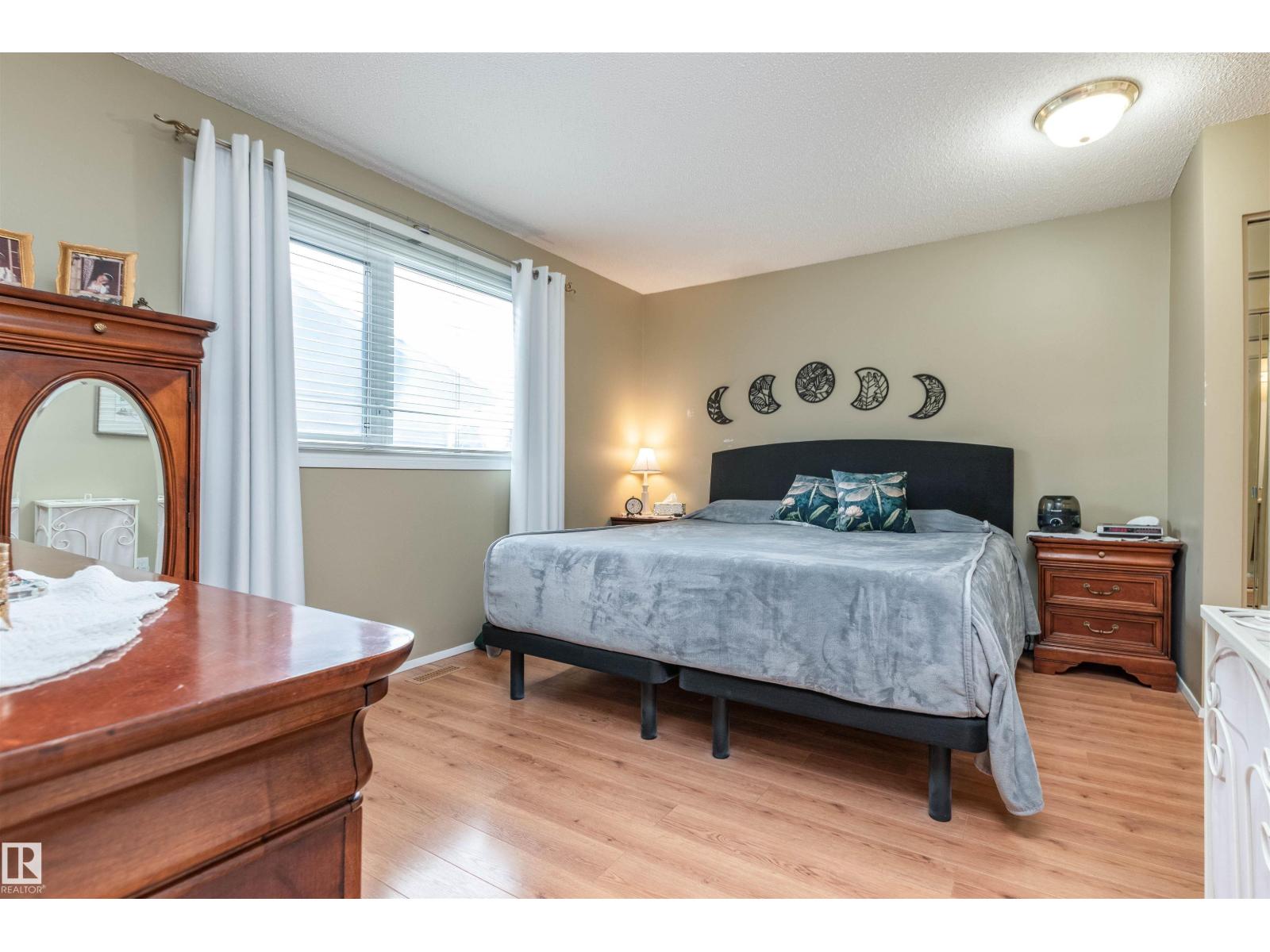 60 WOODSTOCK DR, Sherwood Park