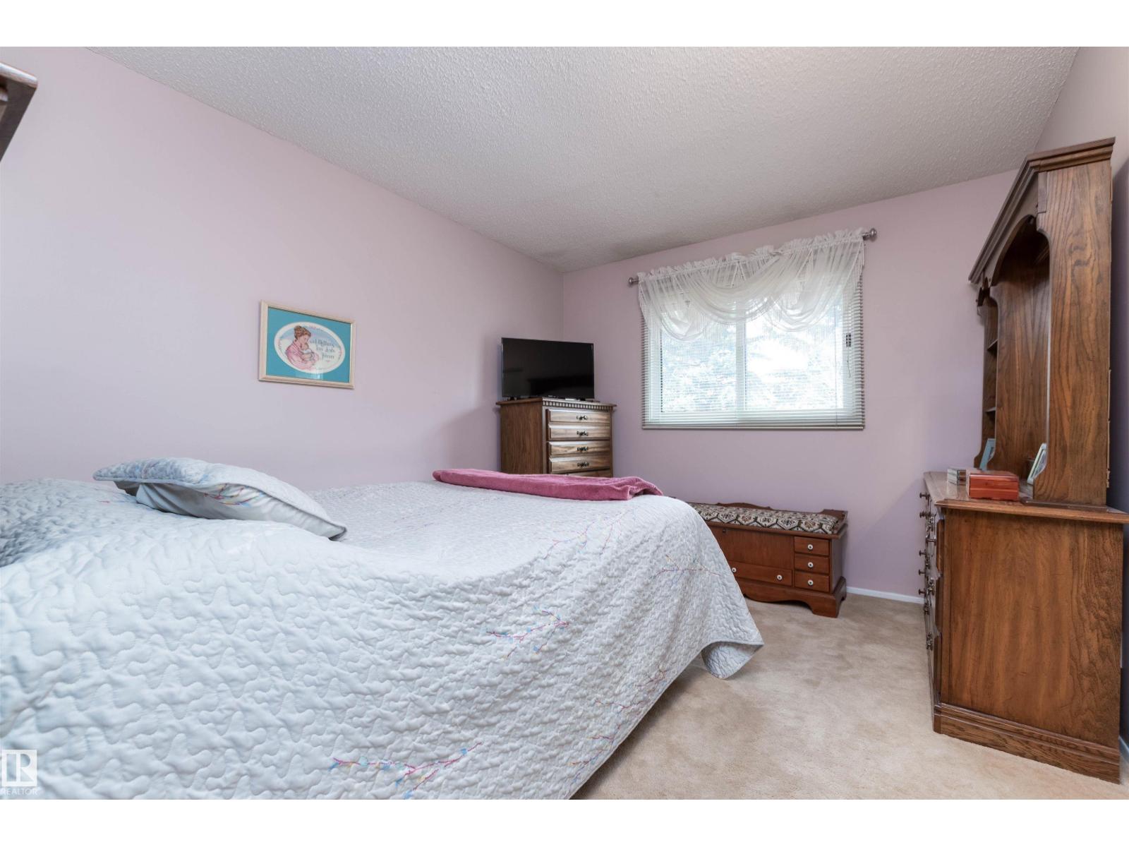 60 WOODSTOCK DR, Sherwood Park