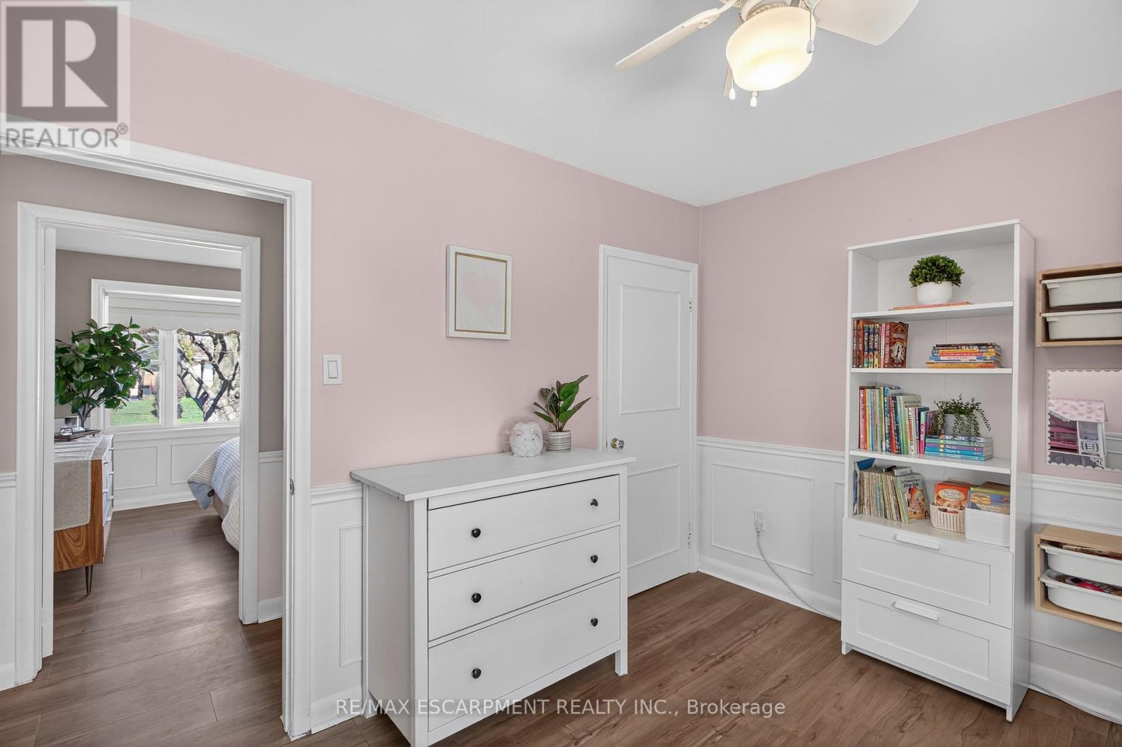 1055 SHEPHERD'S DRIVE - 19