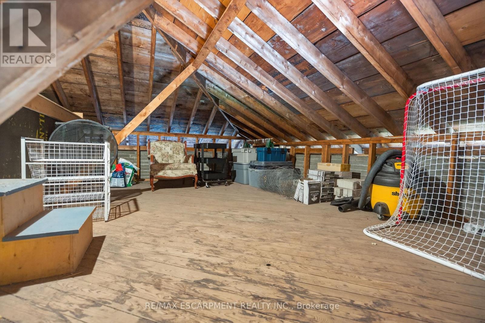 1055 SHEPHERD'S DRIVE - 36