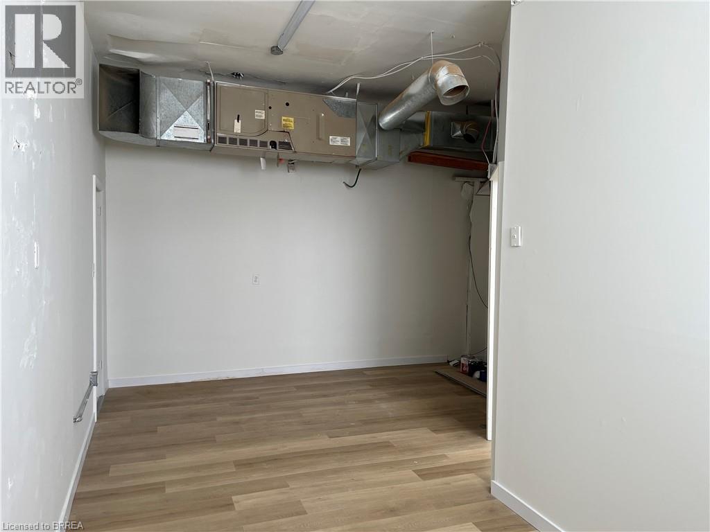 100 CHARING CROSS Street, Brantford, Ontario, N3R2H6 — Photo 7