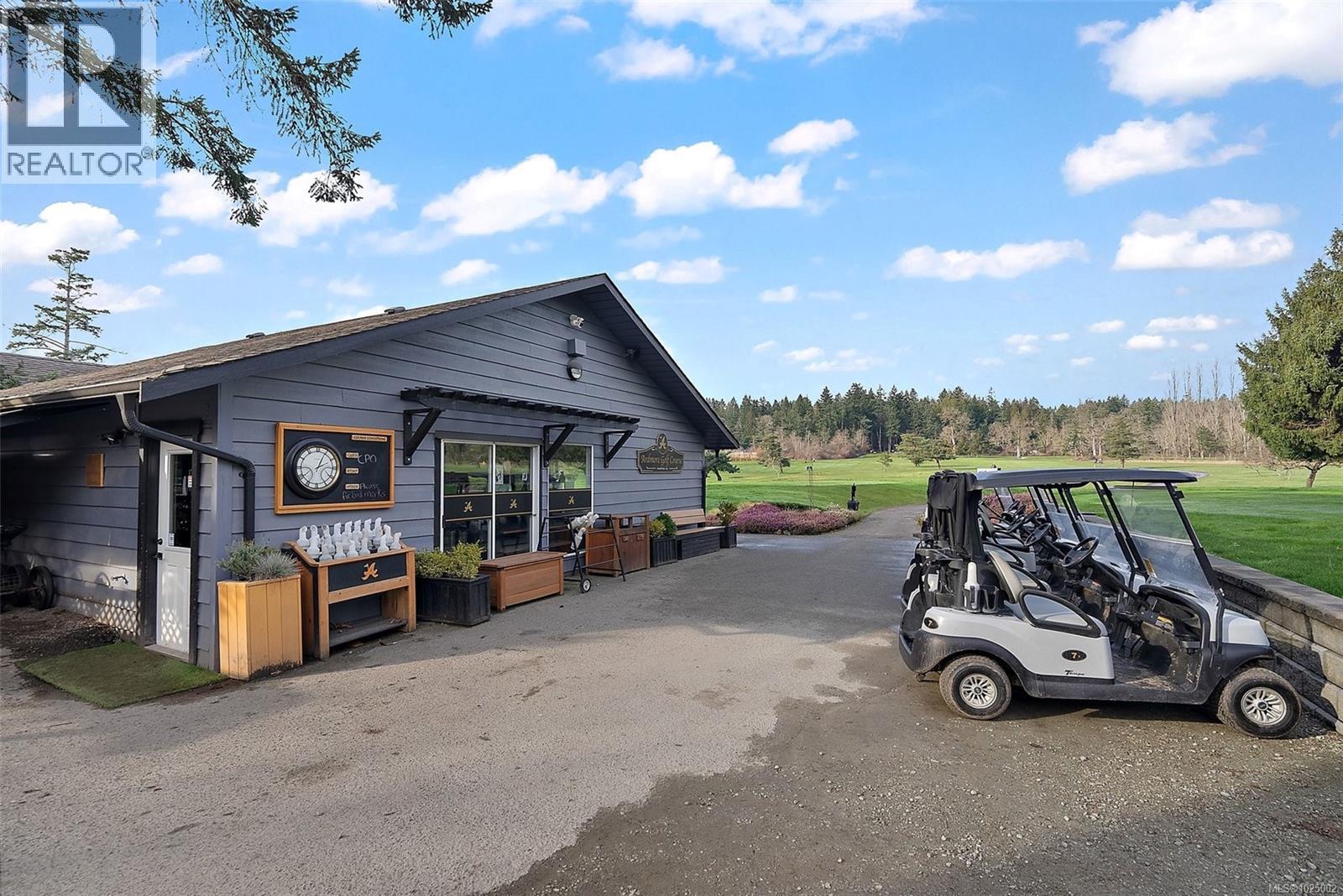 9146 West Saanich Rd, North Saanich