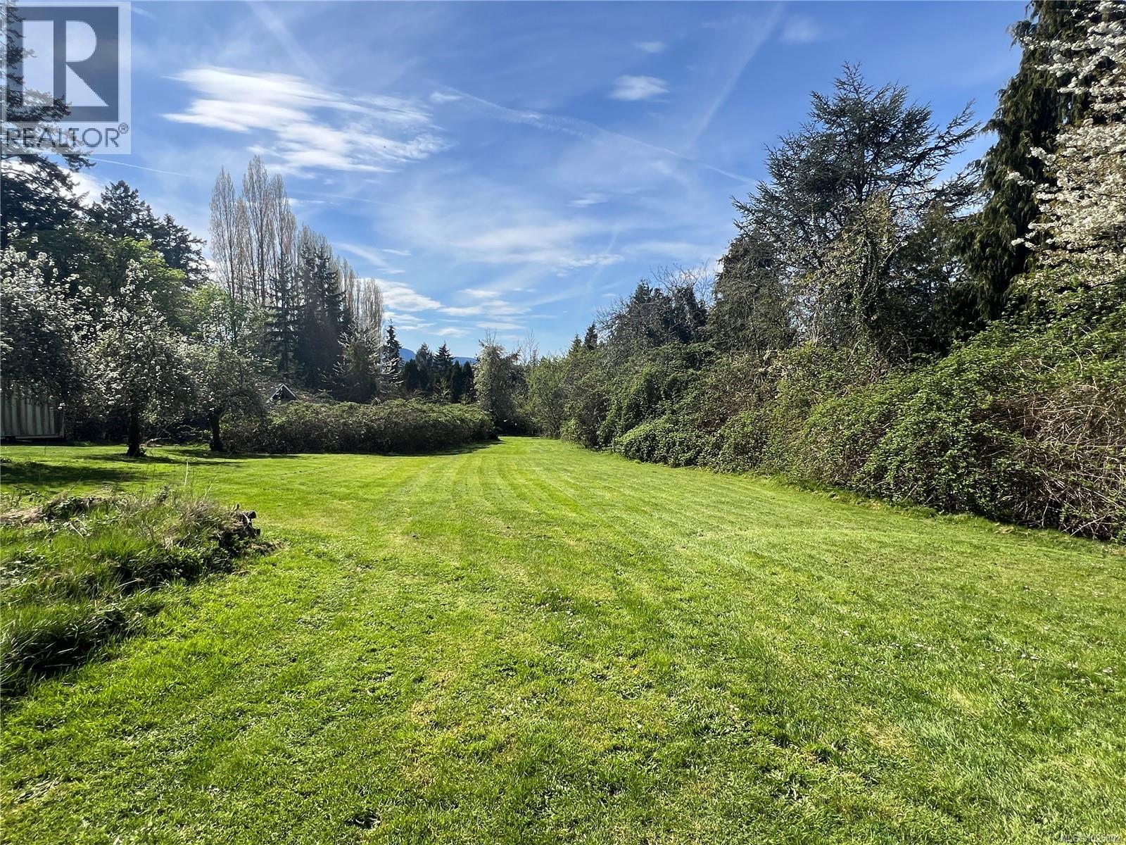9146 West Saanich Rd, North Saanich