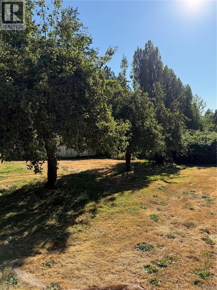 9146 West Saanich Rd, North Saanich