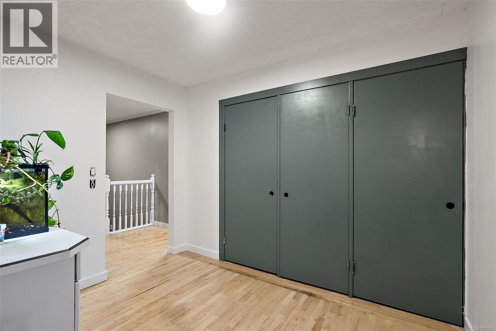 9146 West Saanich Rd, North Saanich