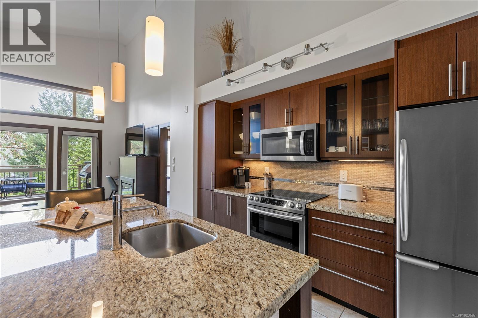 242 1175 Resort Dr, Parksville