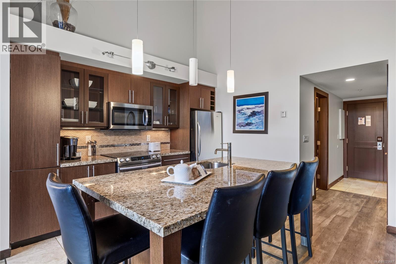 242 1175 Resort Dr, Parksville