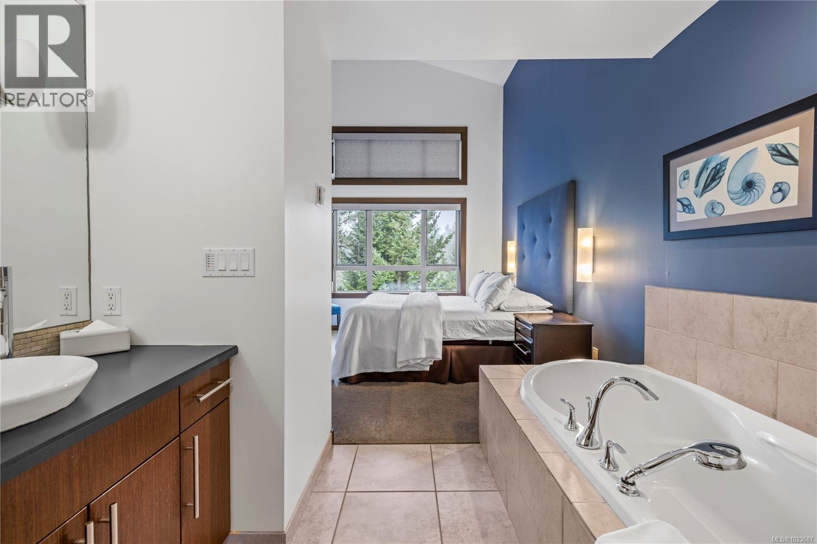 242 1175 Resort Dr, Parksville