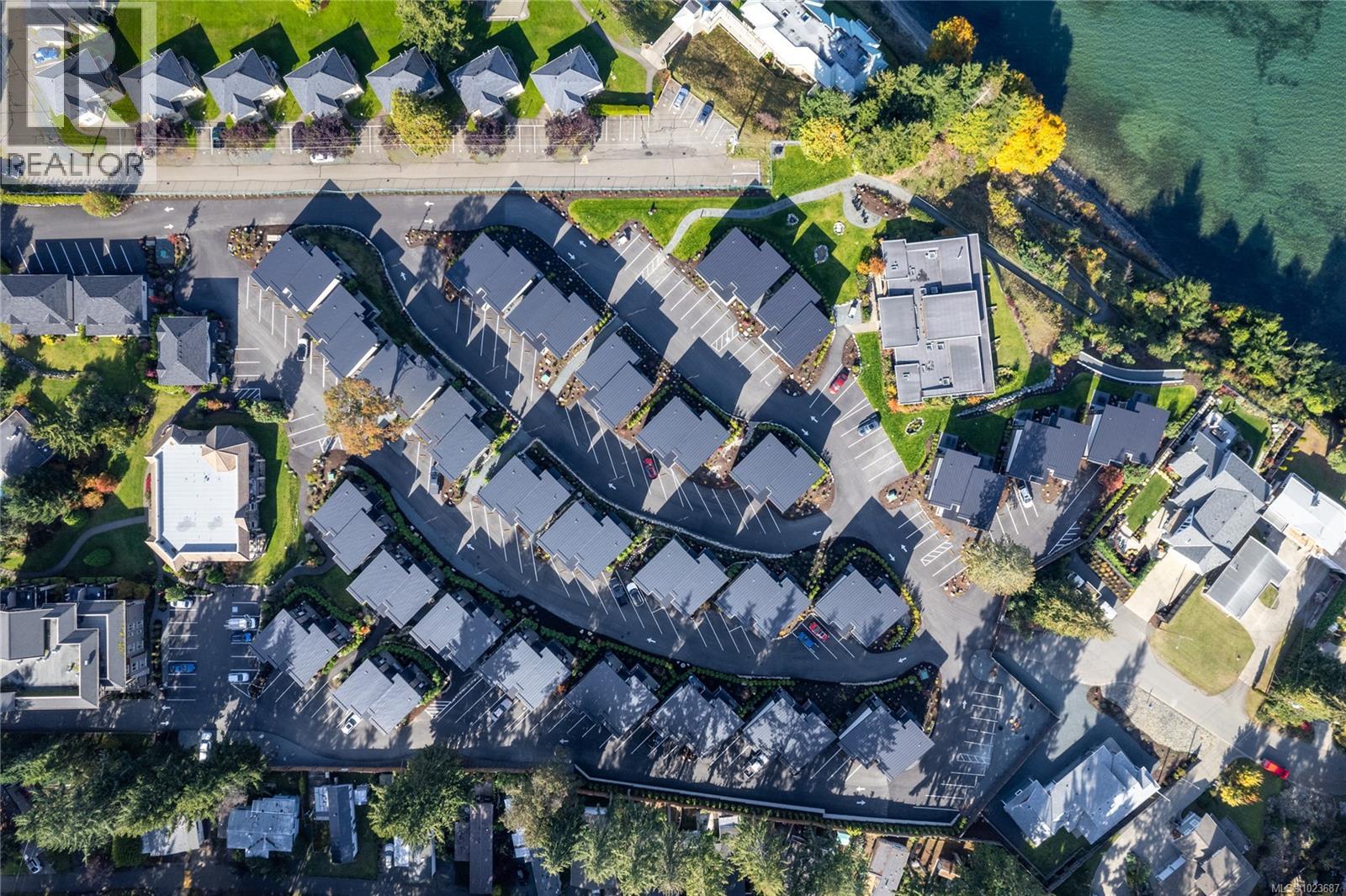 242 1175 Resort Dr, Parksville