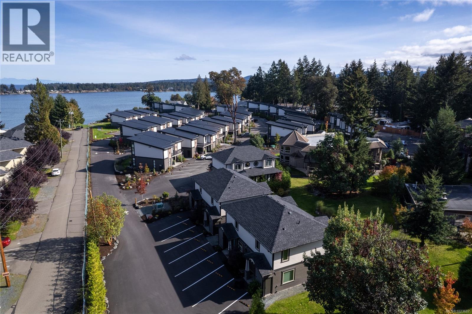 242 1175 Resort Dr, Parksville