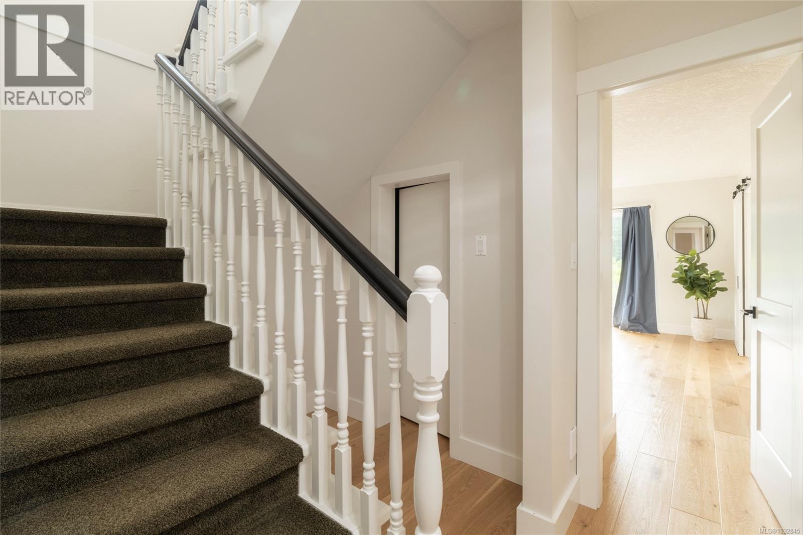 77 View Royal Ave - 31