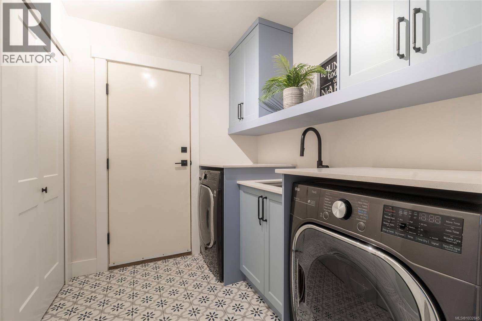 77 View Royal Ave - 29