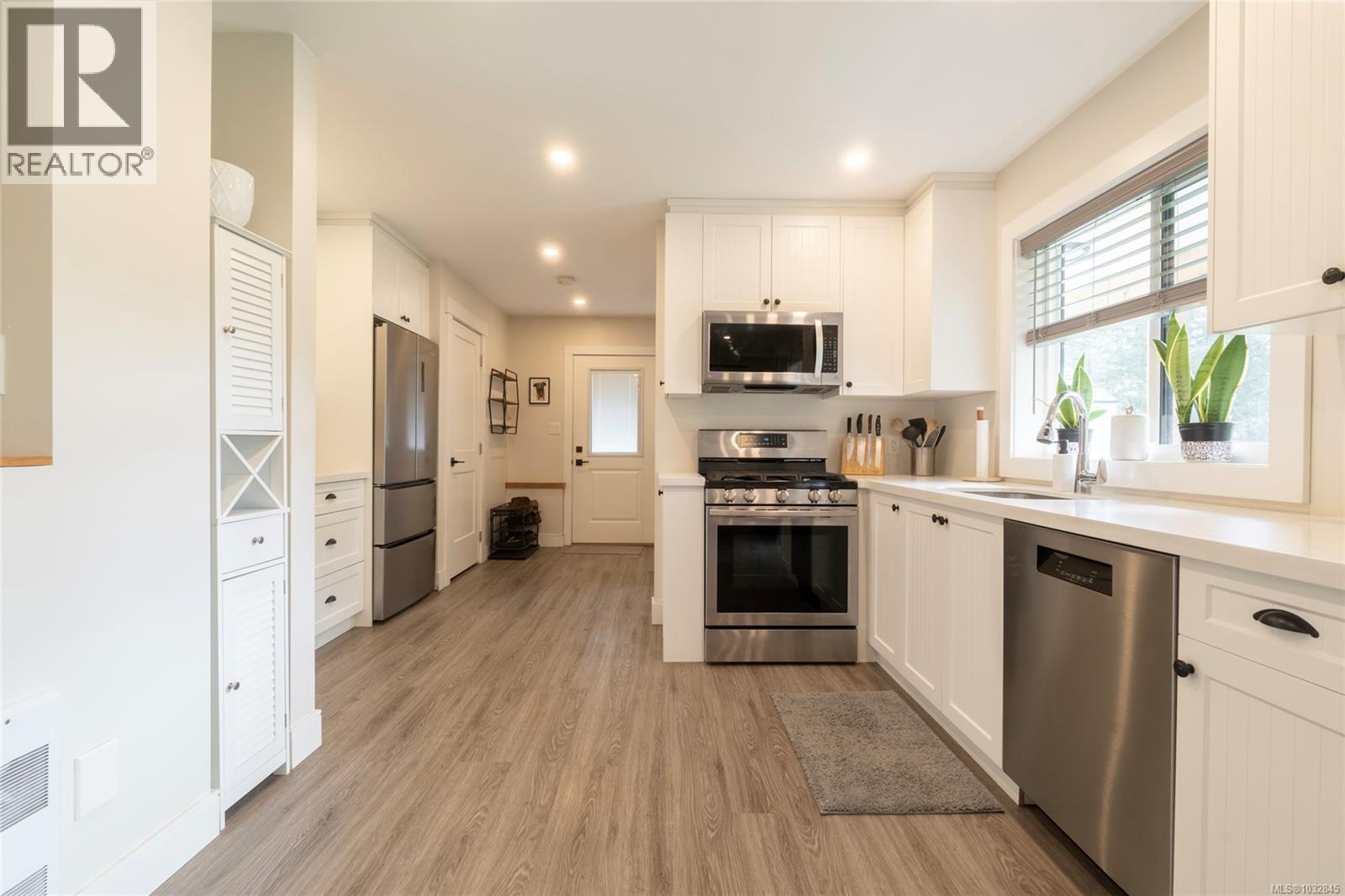 77 View Royal Ave - 40