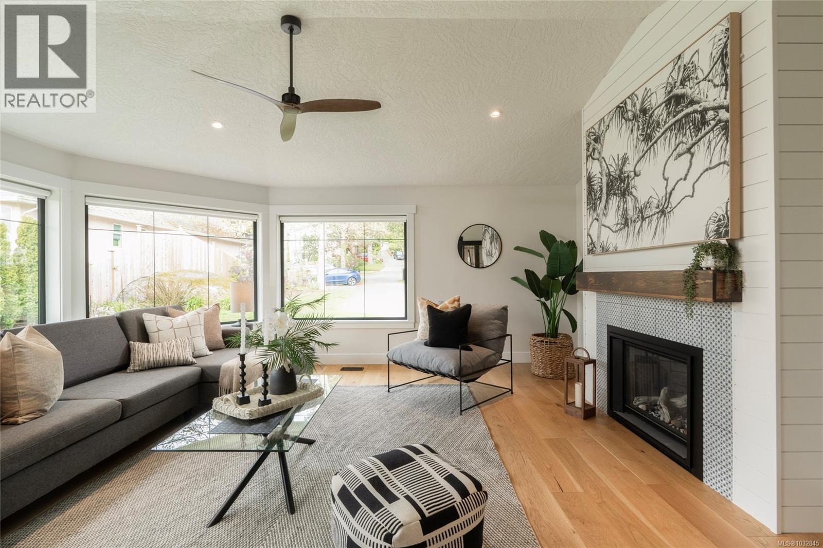 77 View Royal Ave - 23