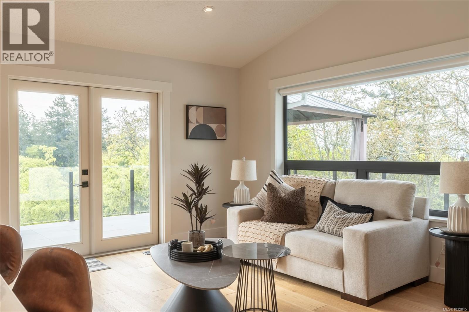 77 View Royal Ave - 14