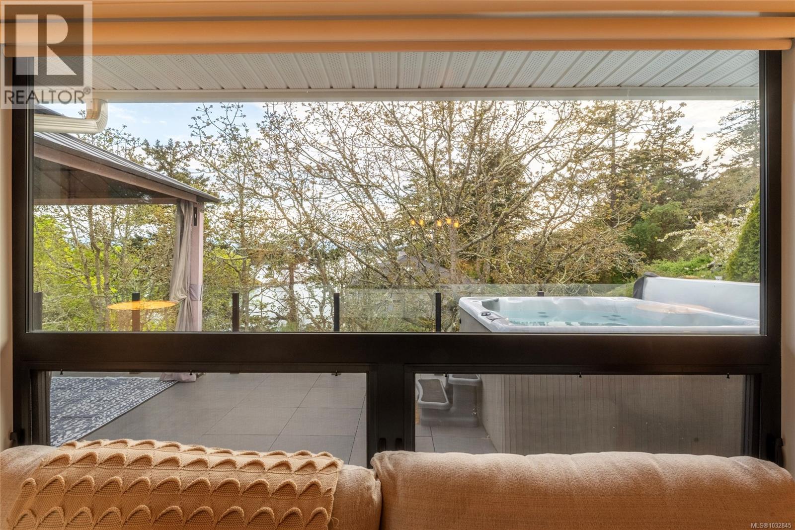 77 View Royal Ave - 12