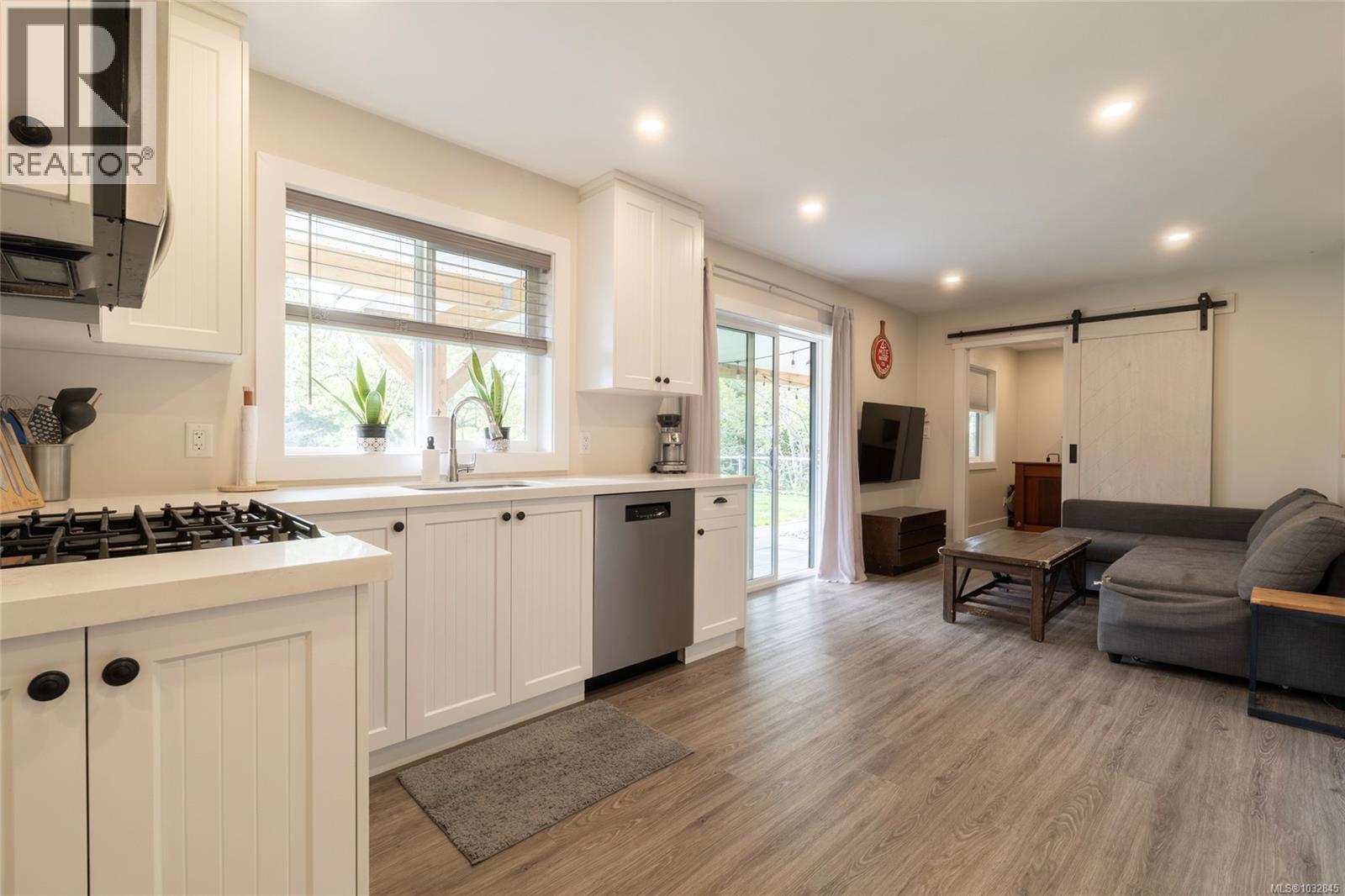 77 View Royal Ave - 39