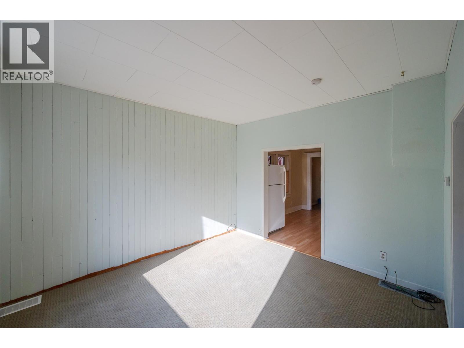 363 Nanaimo Avenue W, Penticton