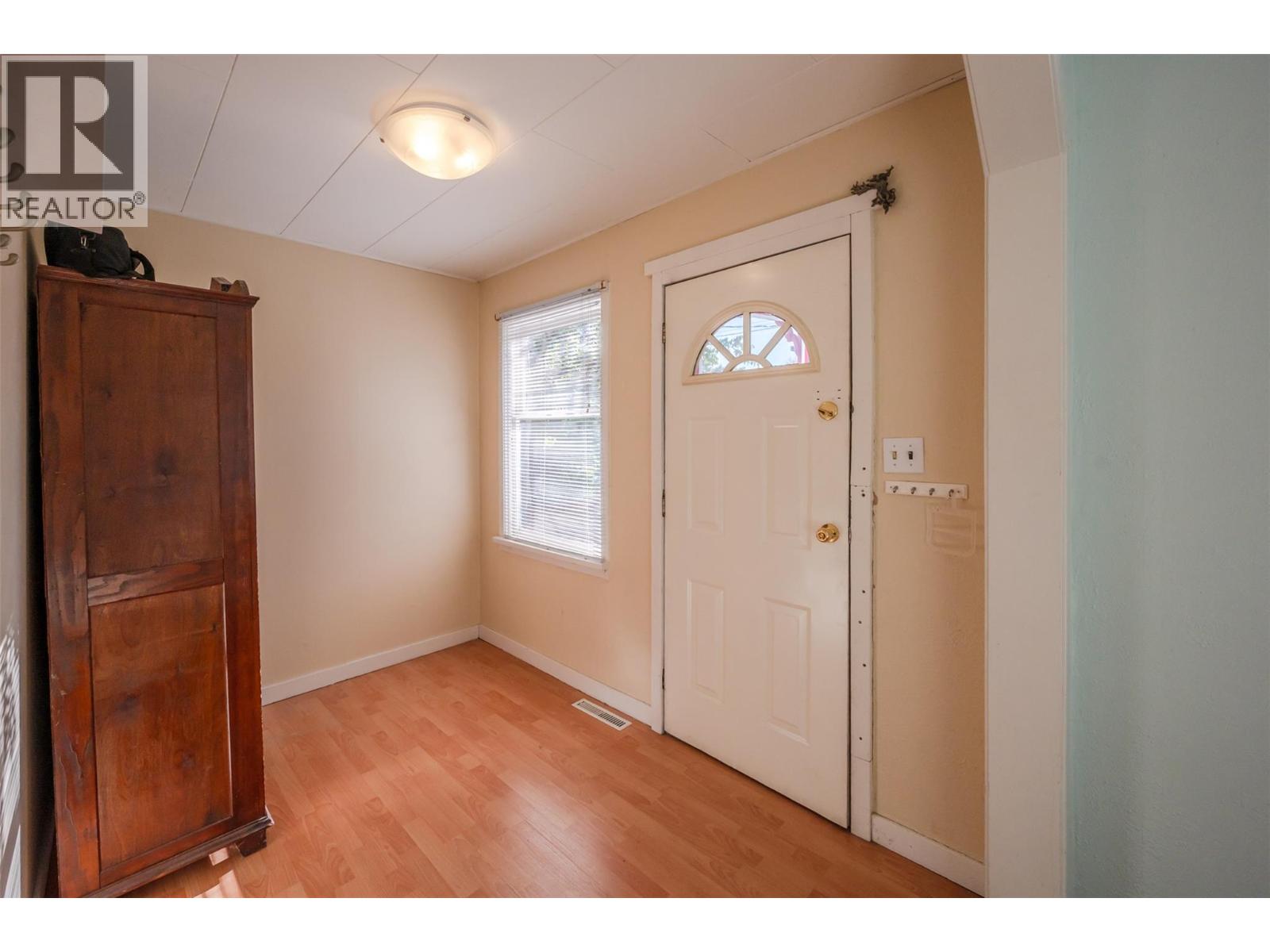 363 Nanaimo Avenue W, Penticton