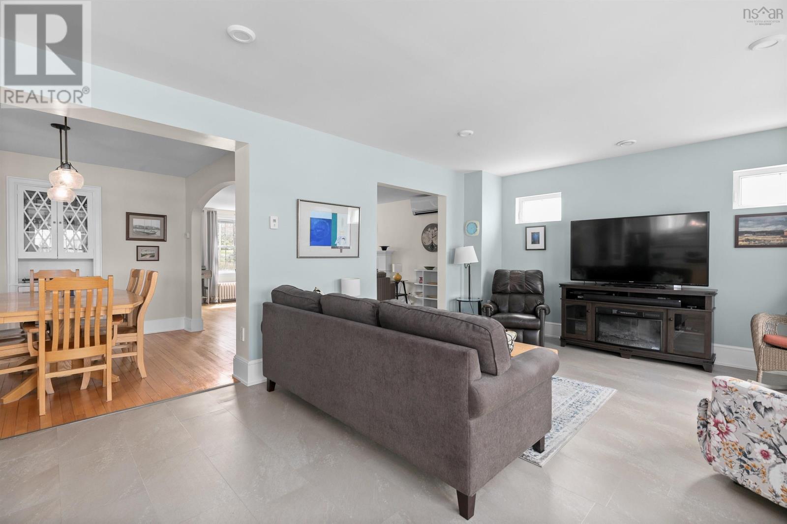 Property 10 of 51 of 186 Main Street