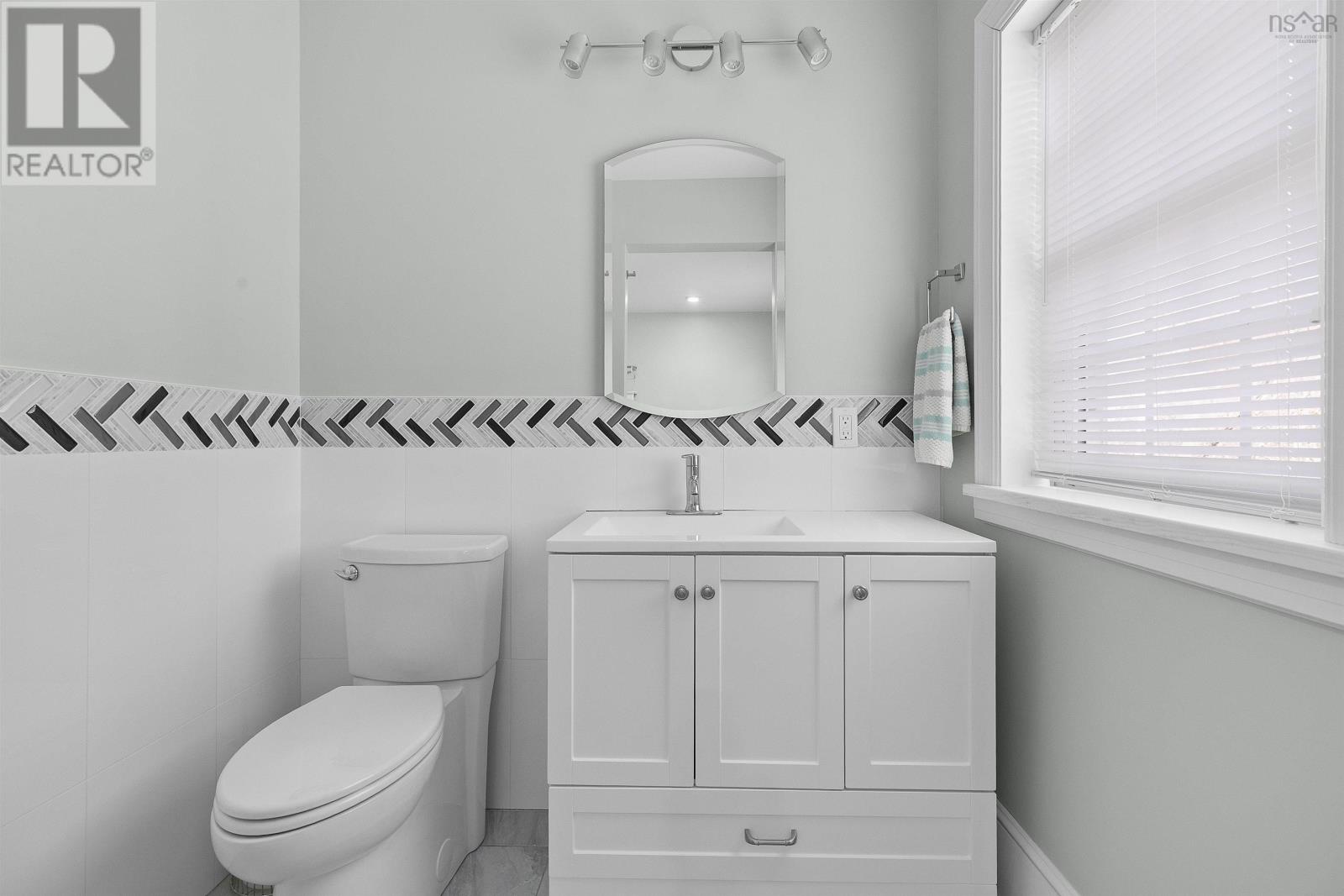 Property 29 of 51 of 186 Main Street