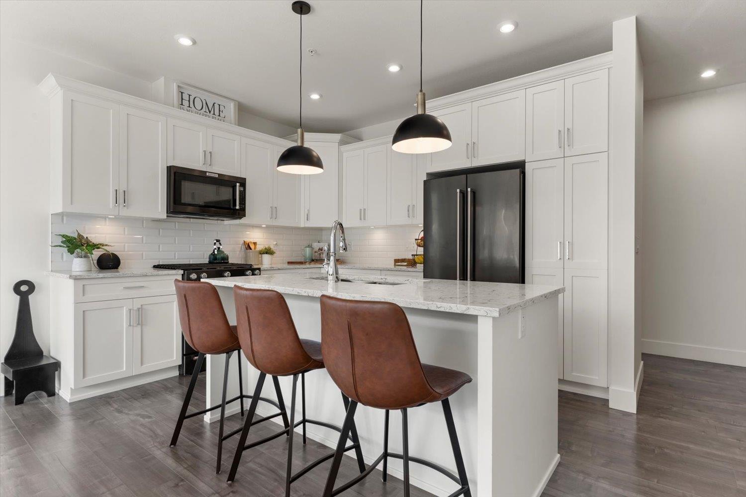 204 5384 TYEE LANE, Garrison Crossing — photo 15