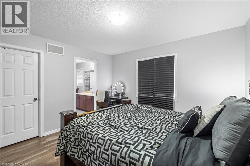 20 GILLESPIE Drive — photo 19