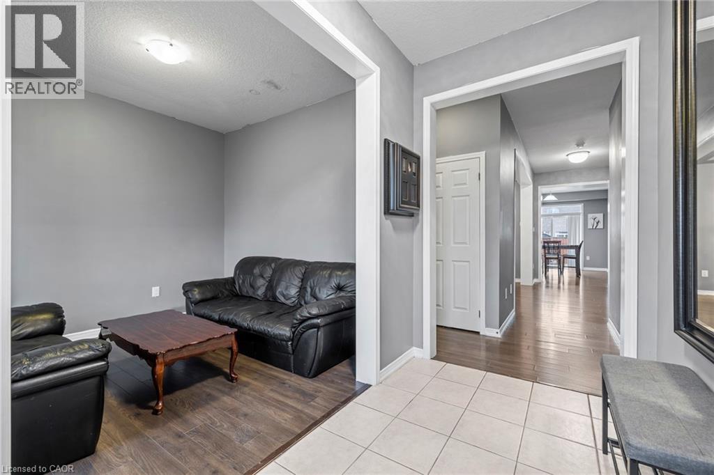 20 GILLESPIE Drive — photo 23