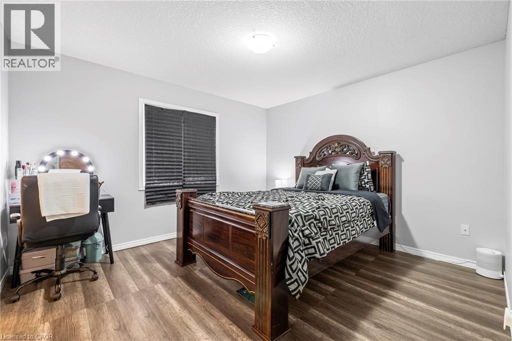 20 GILLESPIE Drive — photo 18