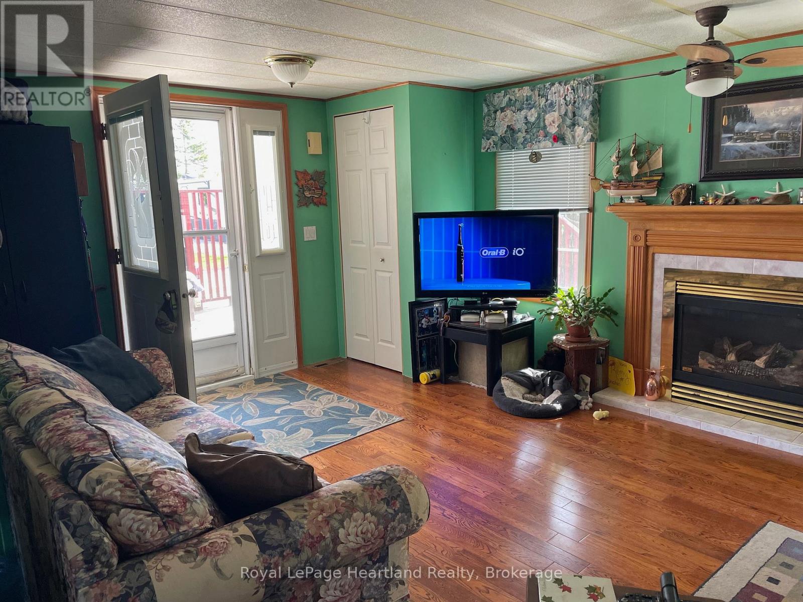 11 - 77719 BLUEWATER HIGHWAY - 8