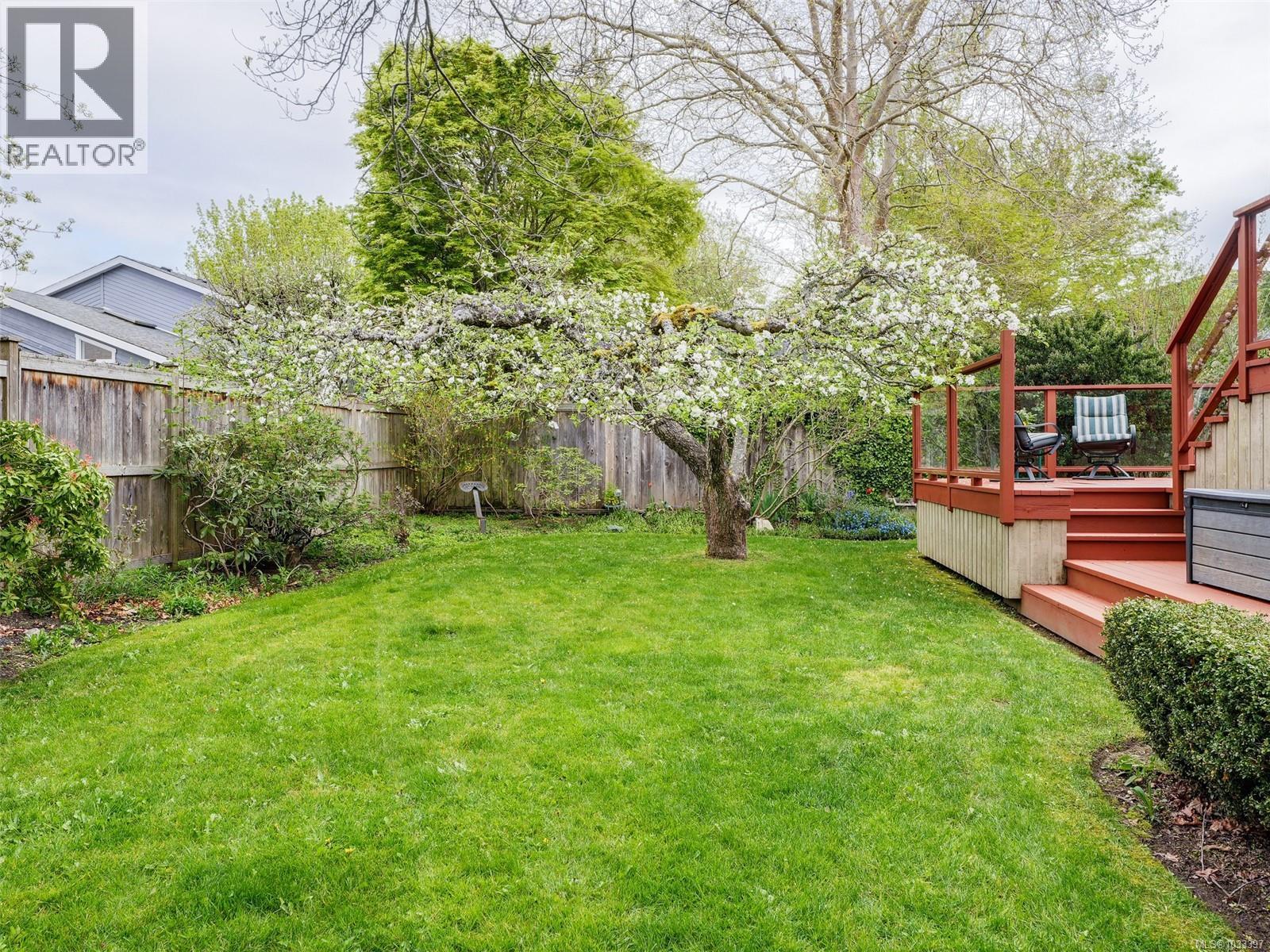  3904 Lexington Avenue, Saanich